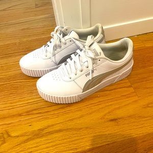 White puma sneakers size 7.5 womens